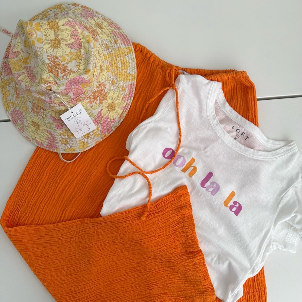 VACAY BUNDLE SIZE MEDIUM FAITHFULL THE BRAND LINEN BLEND PANT, LOFT T, AE HAT
